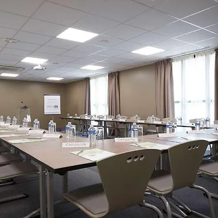 Campanile Bordeaux Ouest - Aeroport Hotel 3*