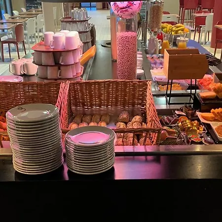 Hotel Campanile Bordeaux Ouest - Aeroport 3*