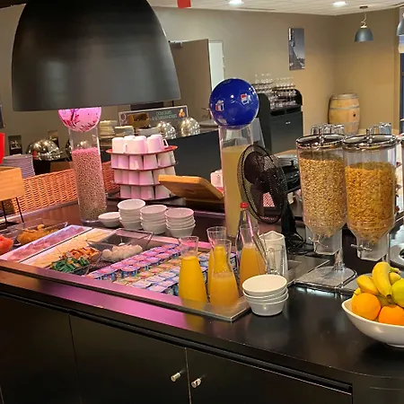 Hotel Campanile Bordeaux Ouest - Aeroport 3*