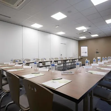 Hotel Campanile Bordeaux Ouest - Aeroport 3*