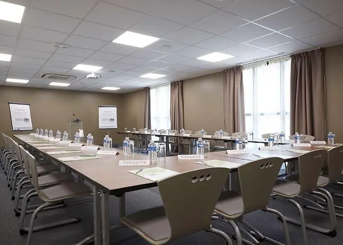 Campanile Bordeaux Ouest - Aeroport Hotel 3*