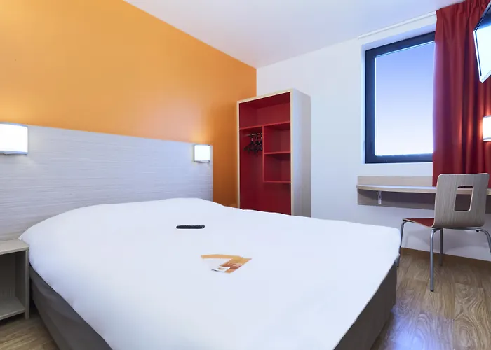 Campanile Bordeaux Ouest - Aeroport Hotel 3*