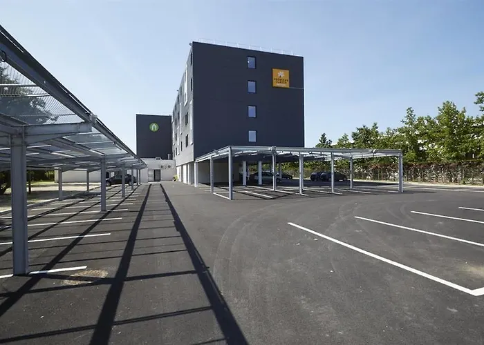 Hotel Campanile Bordeaux Ouest - Aeroport 3*