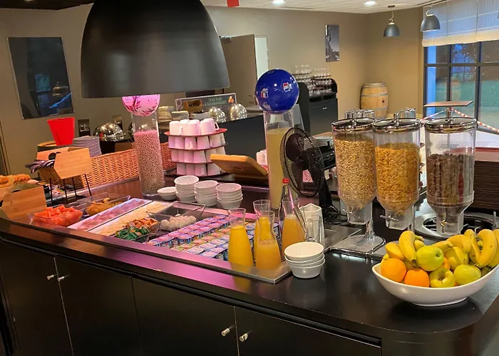 Hotel Campanile Bordeaux Ouest - Aeroport 3*