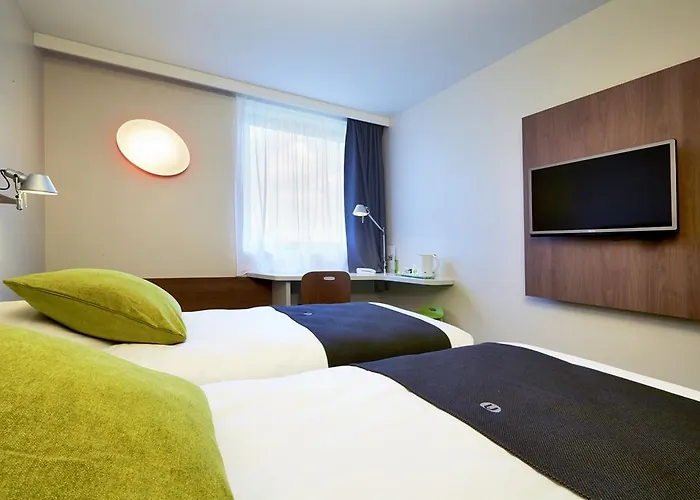 Hotel Campanile Bordeaux Ouest - Aeroport 3*