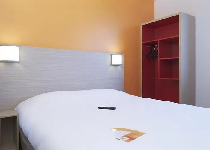 Hotel Campanile Bordeaux Ouest - Aeroport 3*