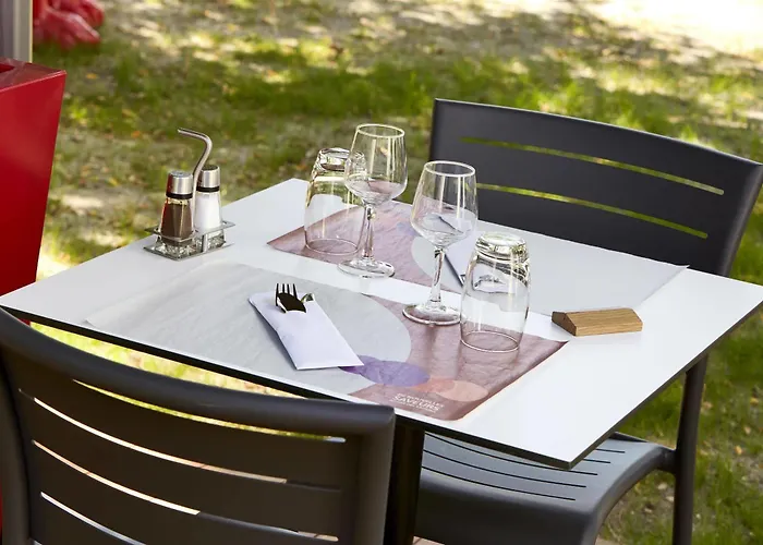 Hotel Campanile Bordeaux Ouest - Aeroport 3*